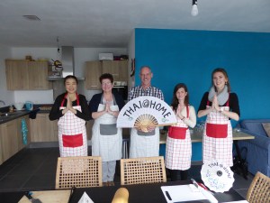 Foto van groetende groep