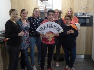 Foto van groep Thais koken