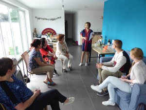 Foto van Thaise kookgroep die luistert