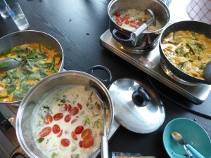 Foto van kookpotten met Thais eten