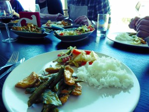 Foto van borden met Thais eten