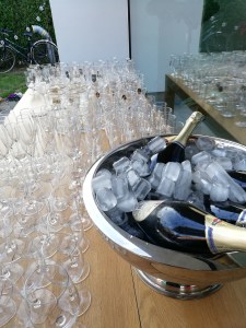 Glazen en flessen cava