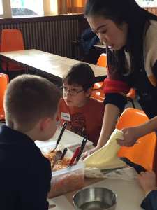 Thaise chef met kinderen