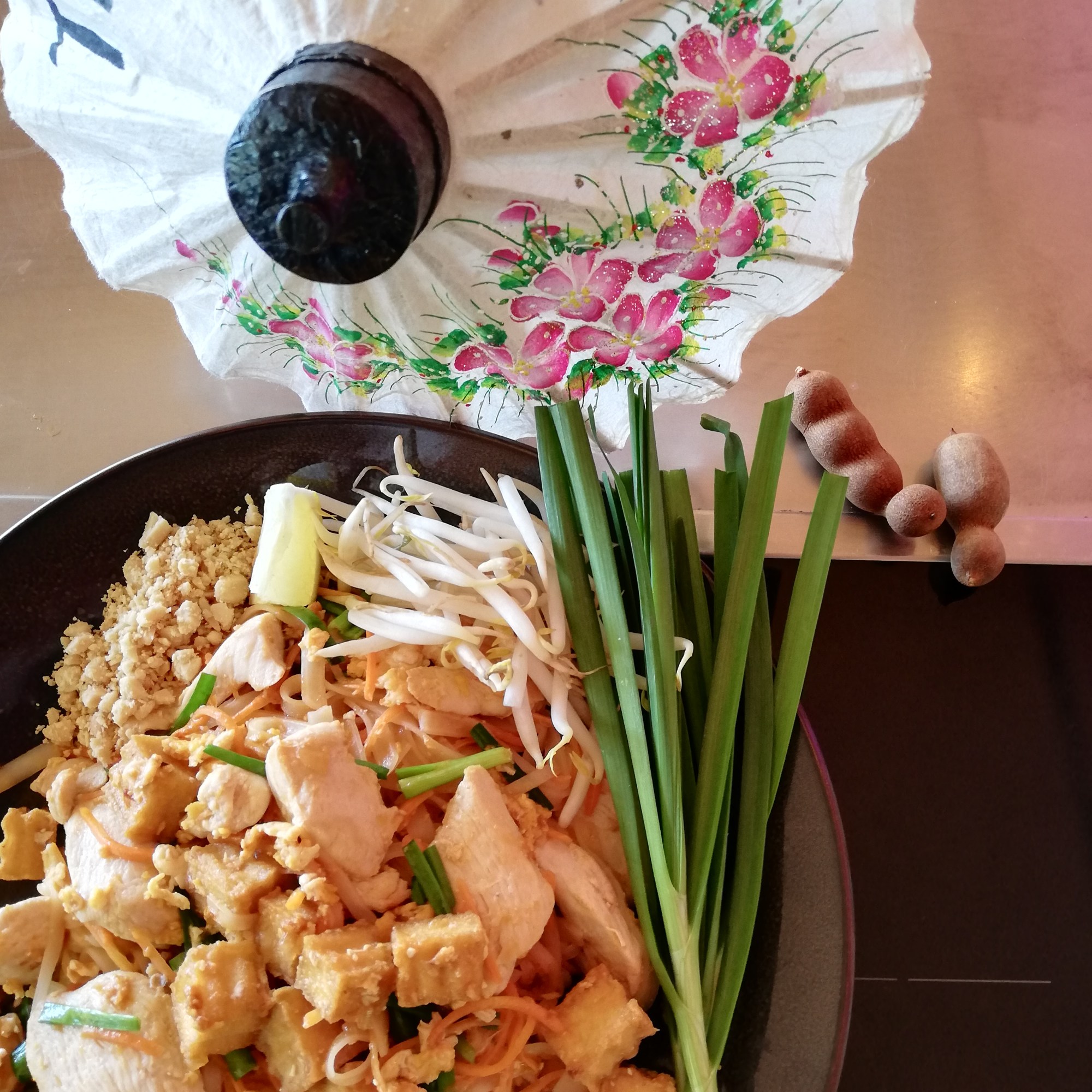 Pad thai met tamarinde en hinese bieslook